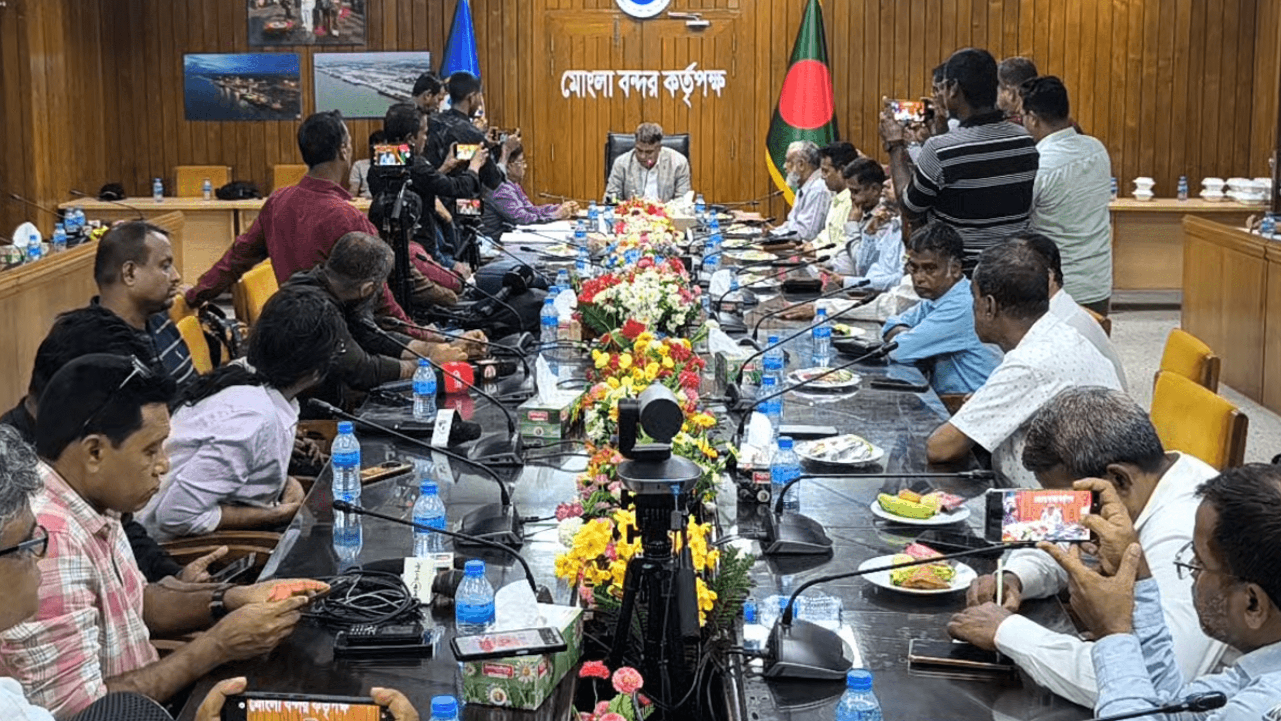কার্গো হ্যান্ডলিংয়ে নতুন রেকর্ড, রাজস্ব আয়েও মোংলা বন্দরের দারুন সাফল্য