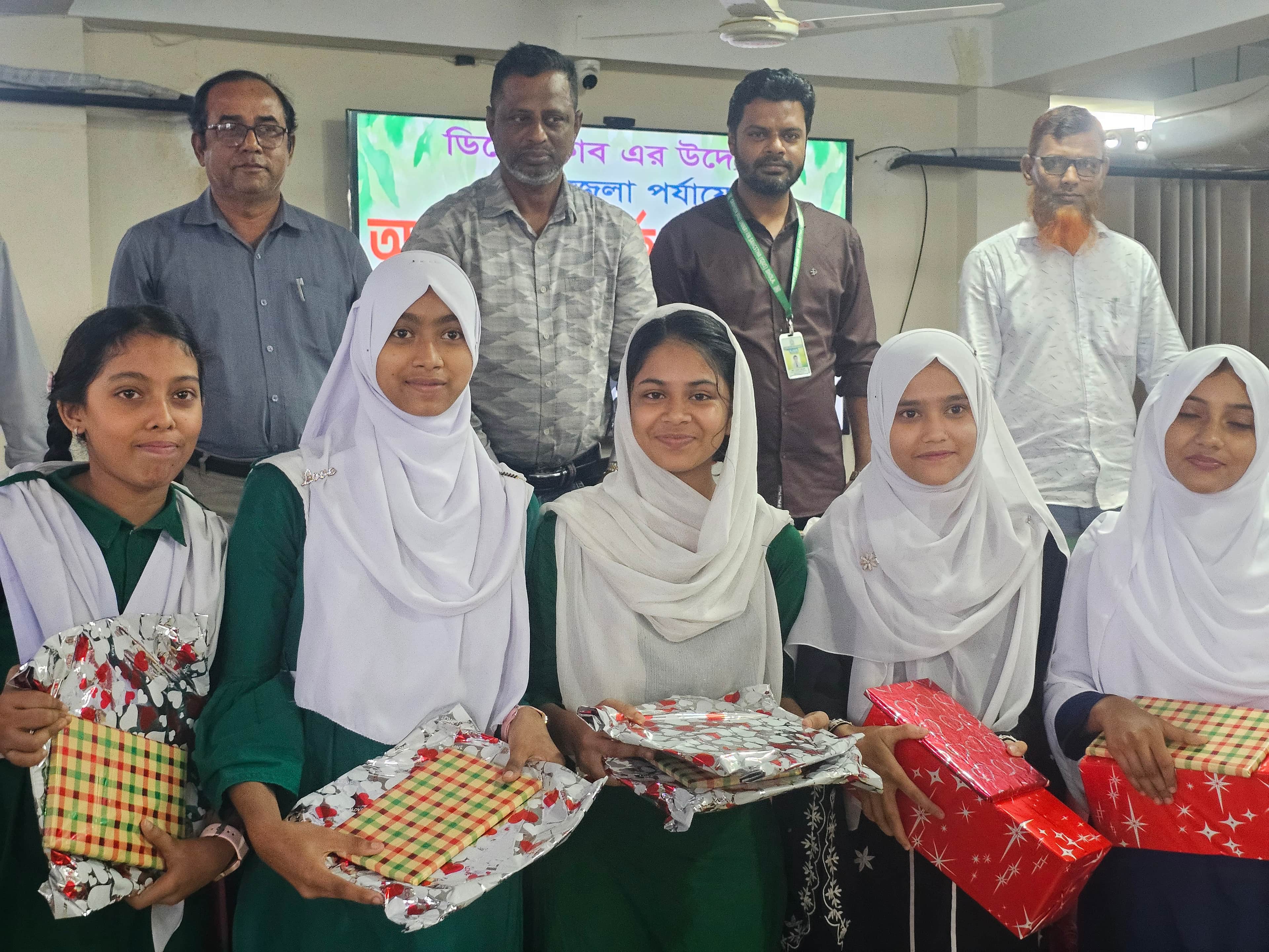 ভোলায় ডিবেট ক্লাবের আন্তঃস্কুল বিতর্ক প্রতিযোগিতা