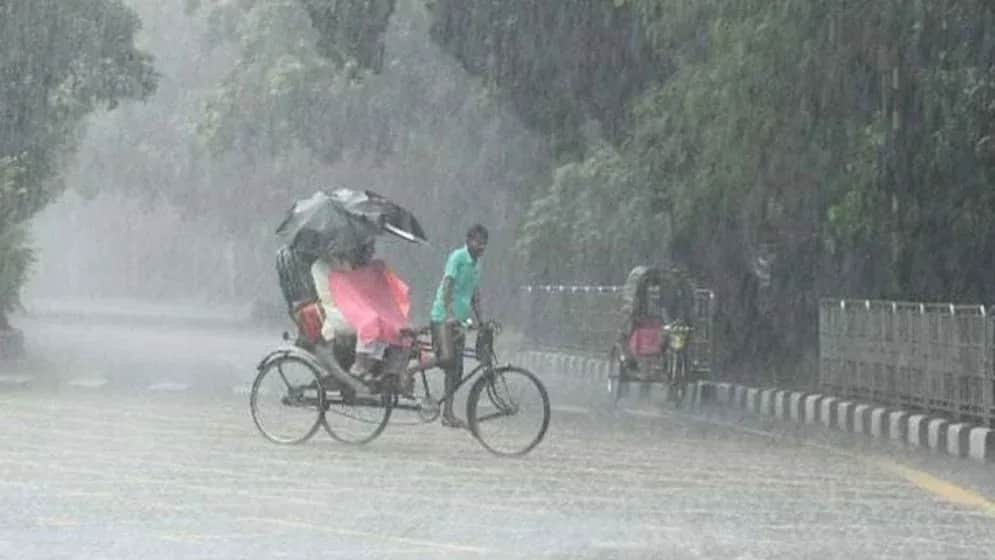 সারা দেশে ভারি বর্ষণের আভাস