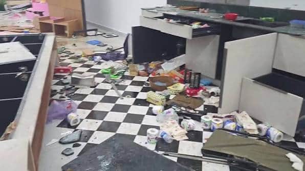 মিরপুরে অফিসে মধ্যরাতে হামলা-ভাঙচুর, ছোরাসহ আটক ২
