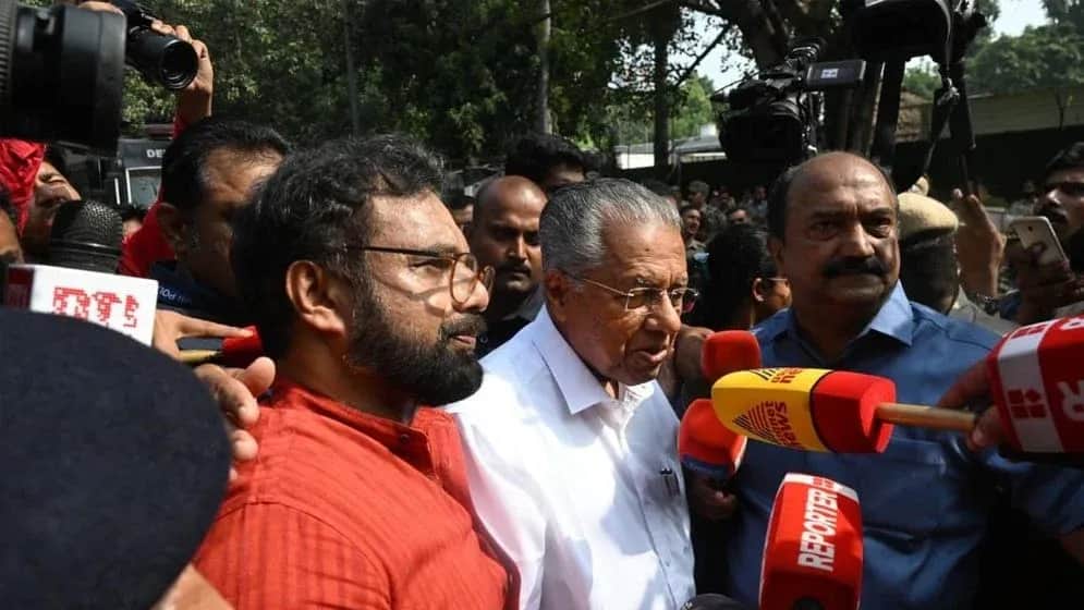 দিল্লিতে বিক্ষোভ ঘিরে আটক পিনারাই বিজয়ন, অভিজিৎ দীপকে ও ধ্রুব রাঠী