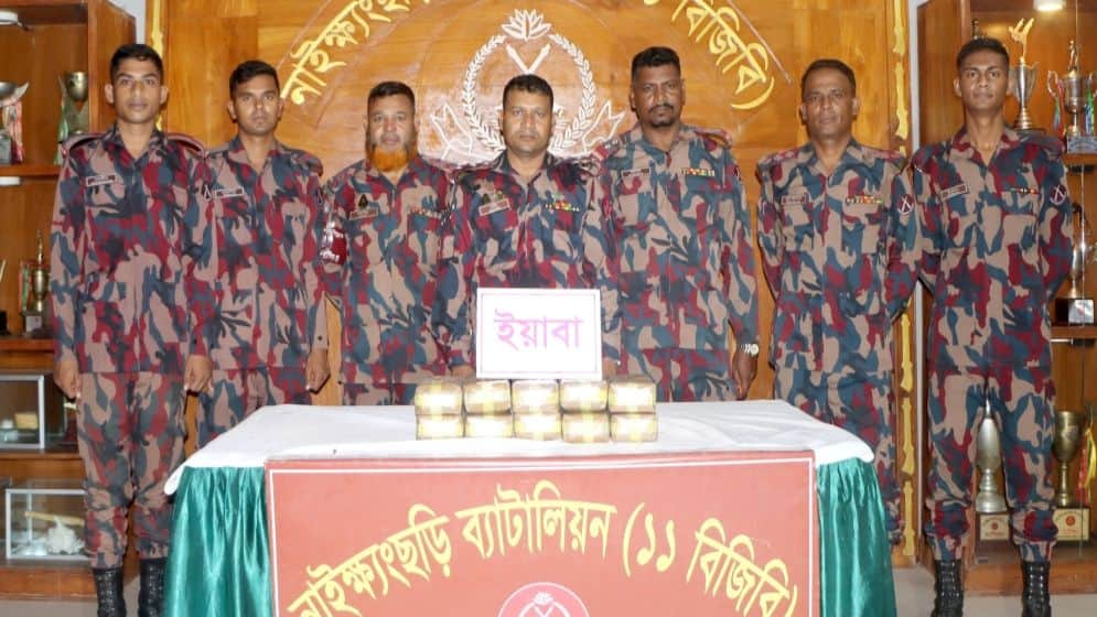 লেবুভর্তি বস্তার ভেতরে লুকানো ছিল প্রায় ৩ কোটি টাকার ইয়াবা