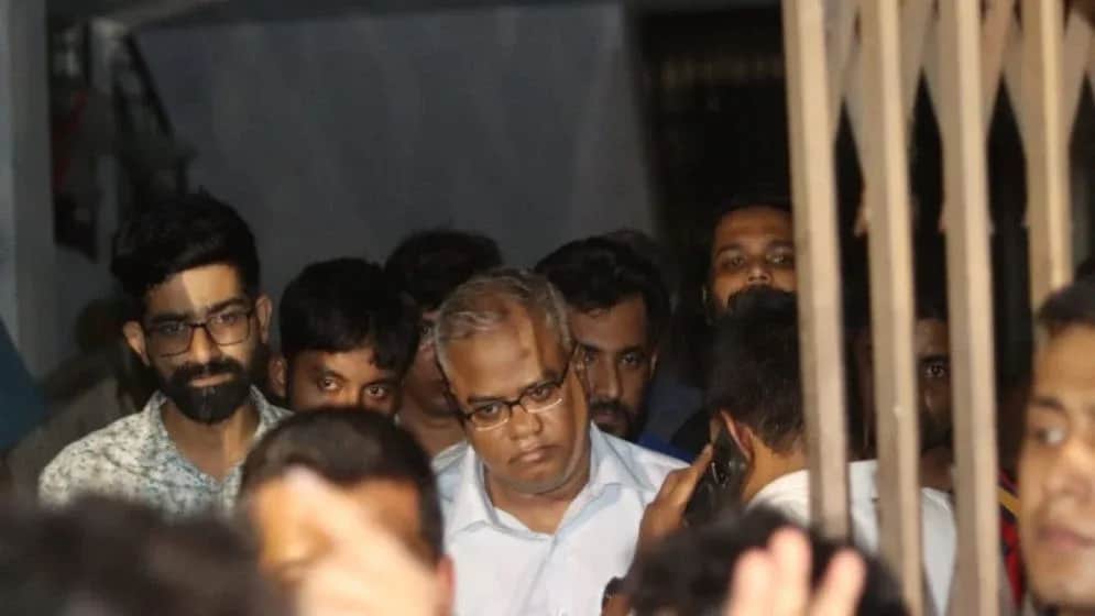চুয়েটে নতুন করে উত্তেজনা, এবার শিক্ষার্থীদের নিশানায় আরেক অধ্যাপক
