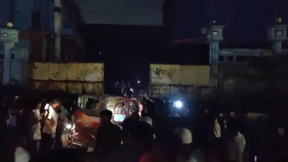 নারায়ণগঞ্জে রোলিং কারখানায় বিস্ফোরণ, দগ্ধ চার শ্রমিক