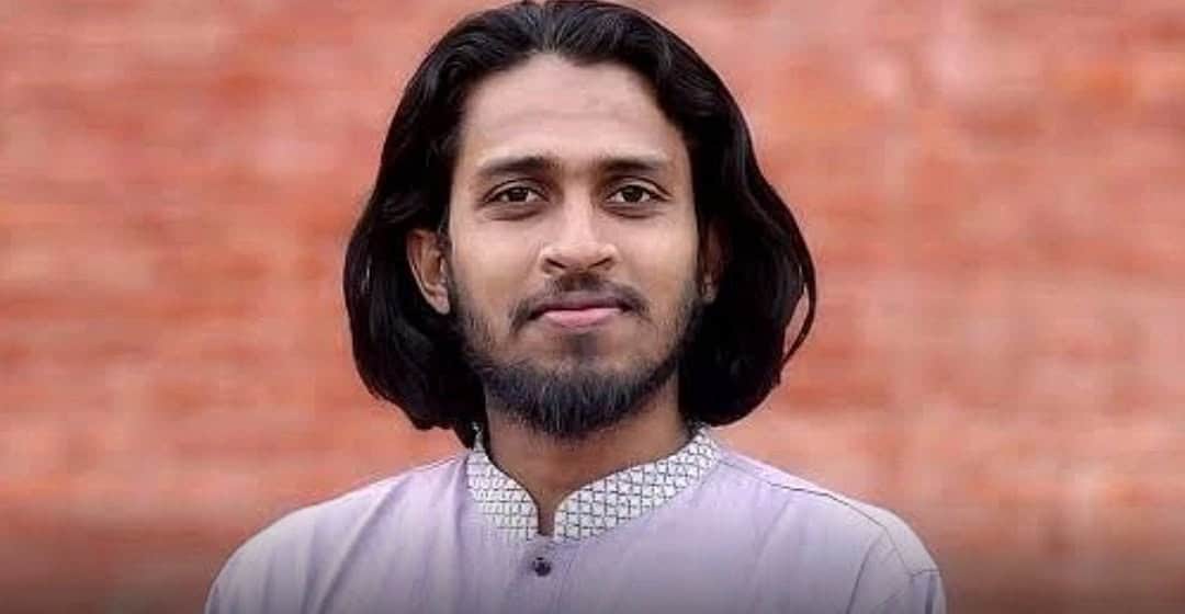 মেয়েদের সঙ্গে ‘অবাধ বিচরণ’, পদ-বাণিজ্যের অভিযোগে সাথীপদ হারালেন আম্মার