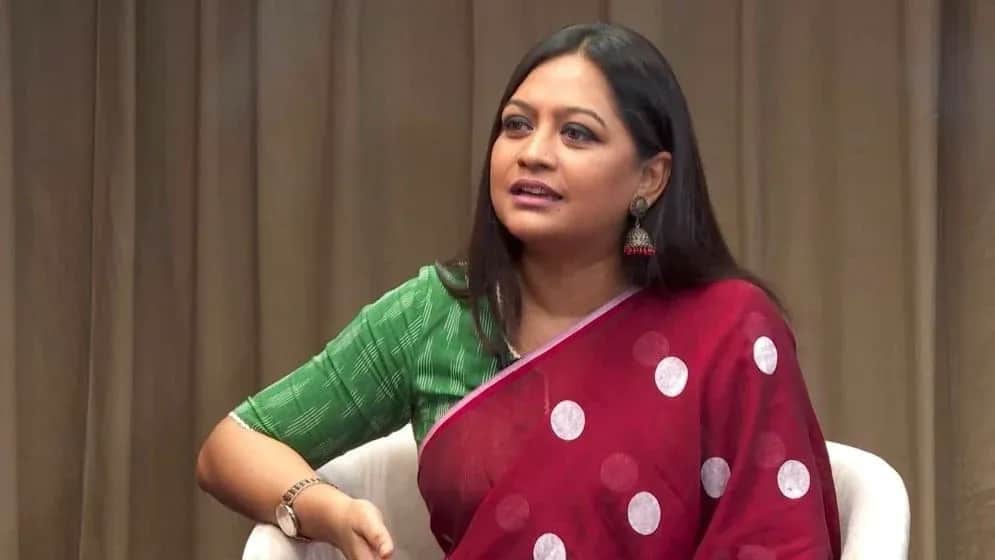 সংবিধান সংশোধনের বৈঠক সরাসরি সম্প্রচার নিয়ে তাজনূভার দাবি