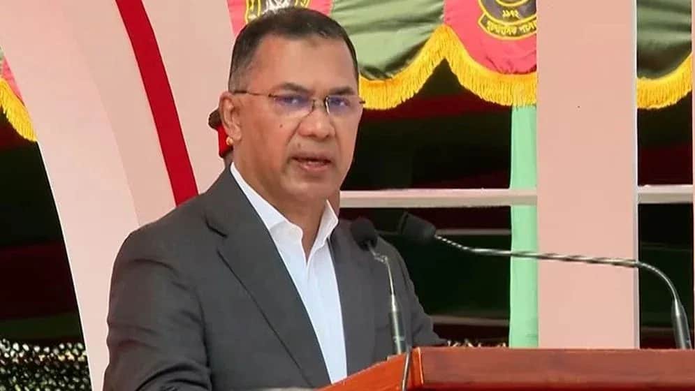 জাতীয় পতাকার মান রক্ষা করা সব সৈনিকের পবিত্র দায়িত্ব: প্রধানমন্ত্রী