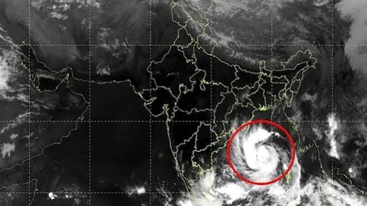 উপকূলে ‘অর্ণবের’ আঘাত, যে বার্তা দিল আবহাওয়া অধিদপ্তর