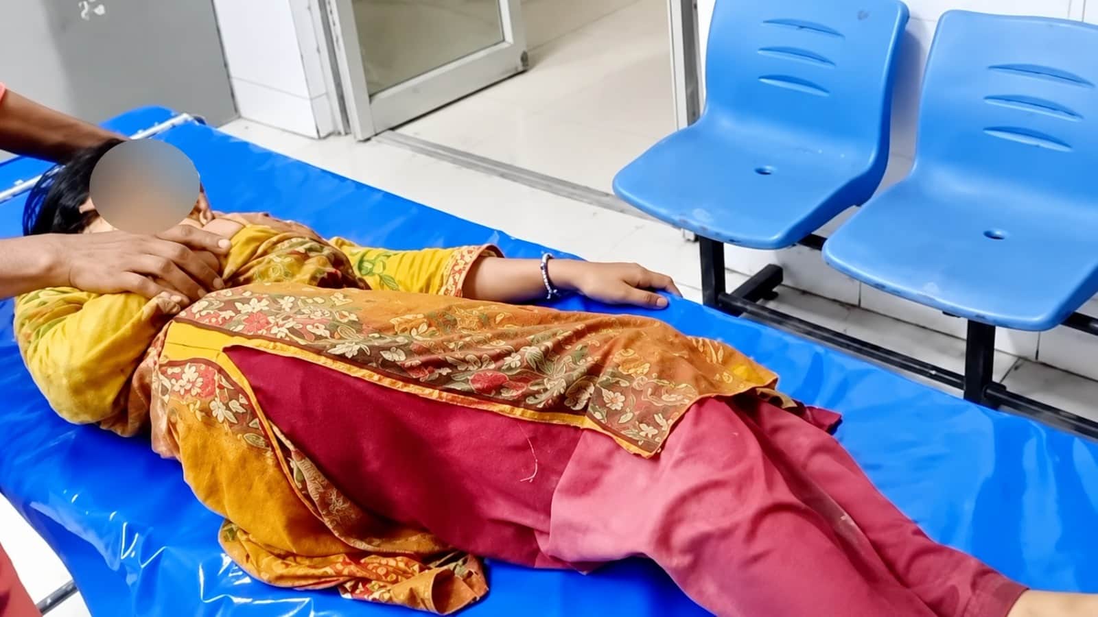 প্রেমের প্রস্তাবে রাজি না হওয়ায় পঞ্চম শ্রেণির ছাত্রীর ৫ দাঁত ভাঙার অভিযোগ