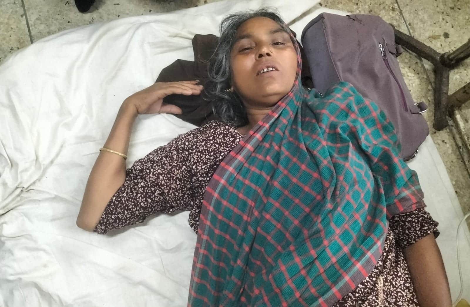 শেরপুরে আদালত প্রাঙ্গণে নারীকে মারধর ও স্বর্ণের চেইন ছিনতাইয়ের অভিযোগ, গ্রেপ্তার ১