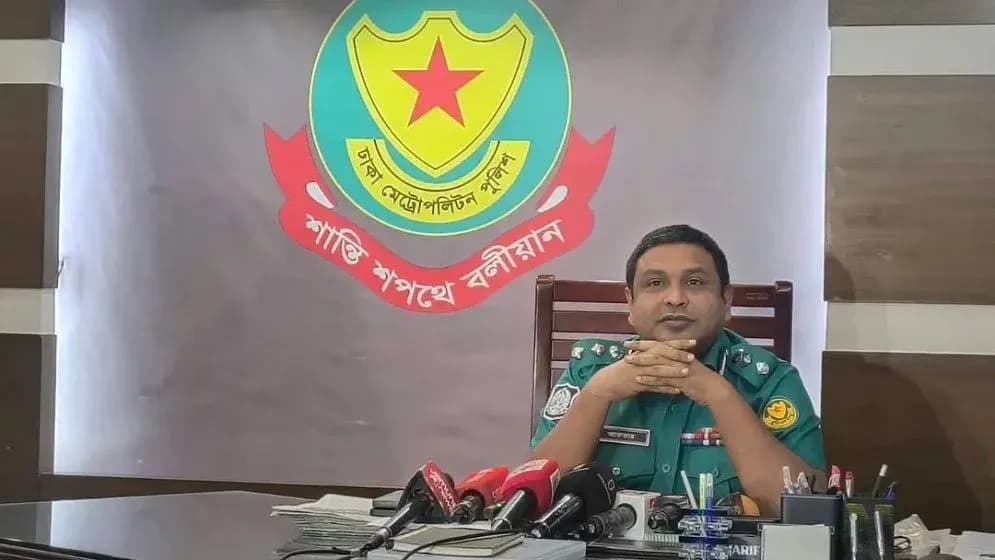 অবসরপ্রাপ্ত দুই সেনা কর্মকর্তা গ্রেফতার, সন্ত্রাসবিরোধী আইনে মামলা প্রক্রিয়াধীন