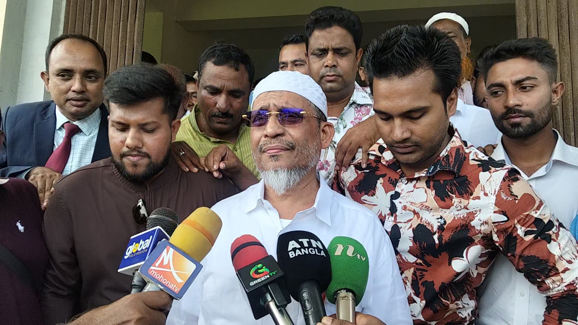 শেখ হাসিনা ফিরলে বিচারের মুখোমুখি হতে হবে: লুৎফুজ্জামান বাবর