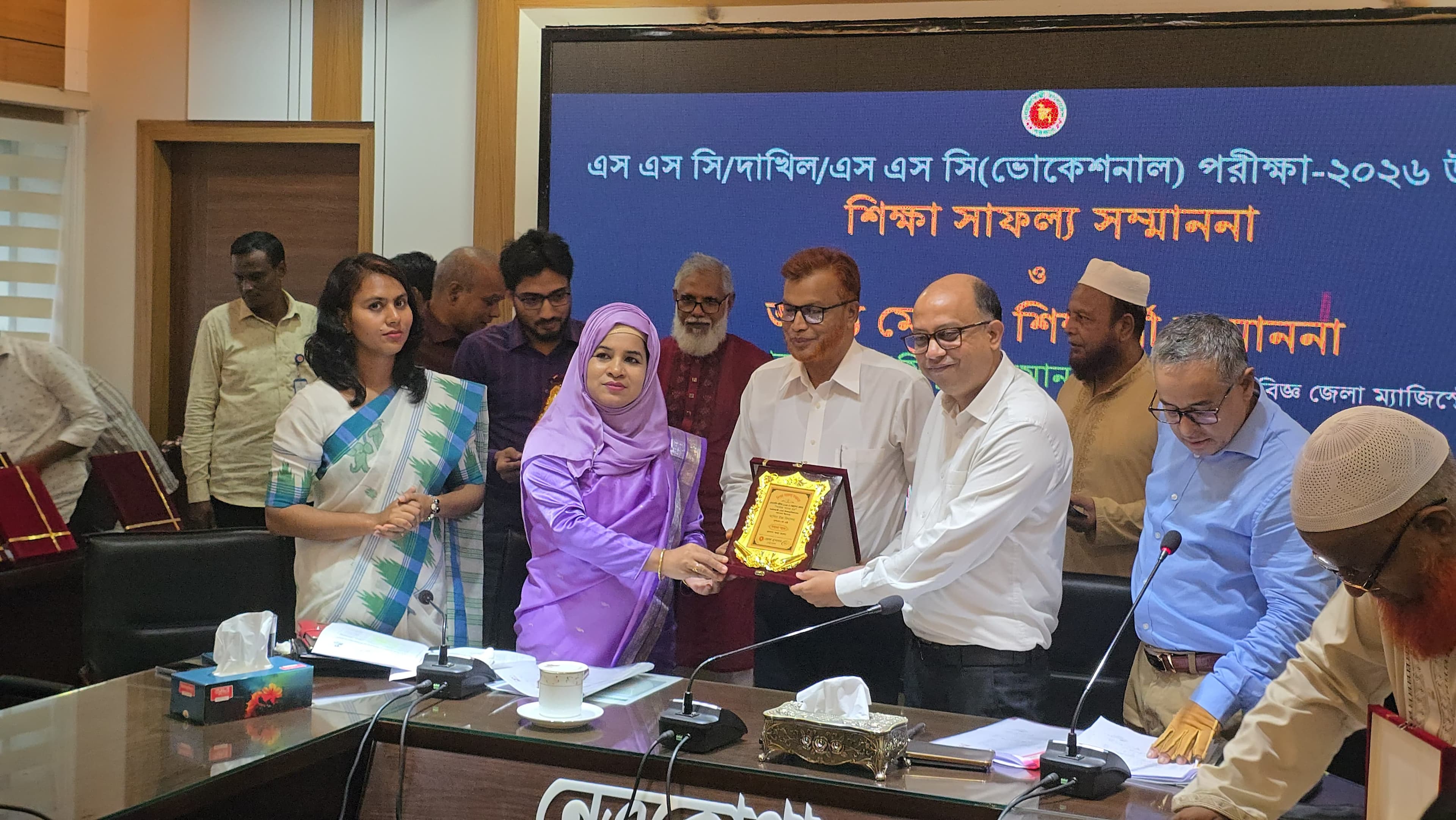 প্রতিকূলতা পেরিয়ে জিপিএ-৫, নেত্রকোণায় ১১ অদম্য মেধাবীকে সম্মাননা