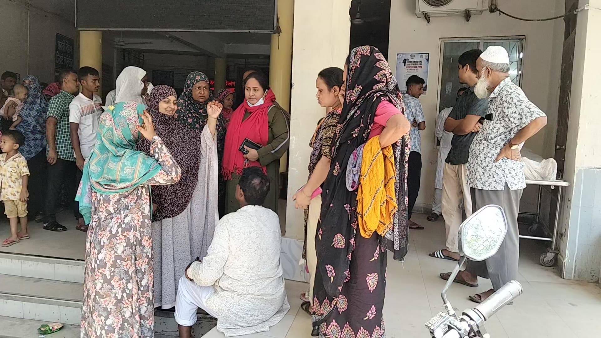 নেত্রকোণায় মোটরসাইকেলের নিয়ন্ত্রণ হারিয়ে দেয়ালে ধাক্কা, নিহত ১