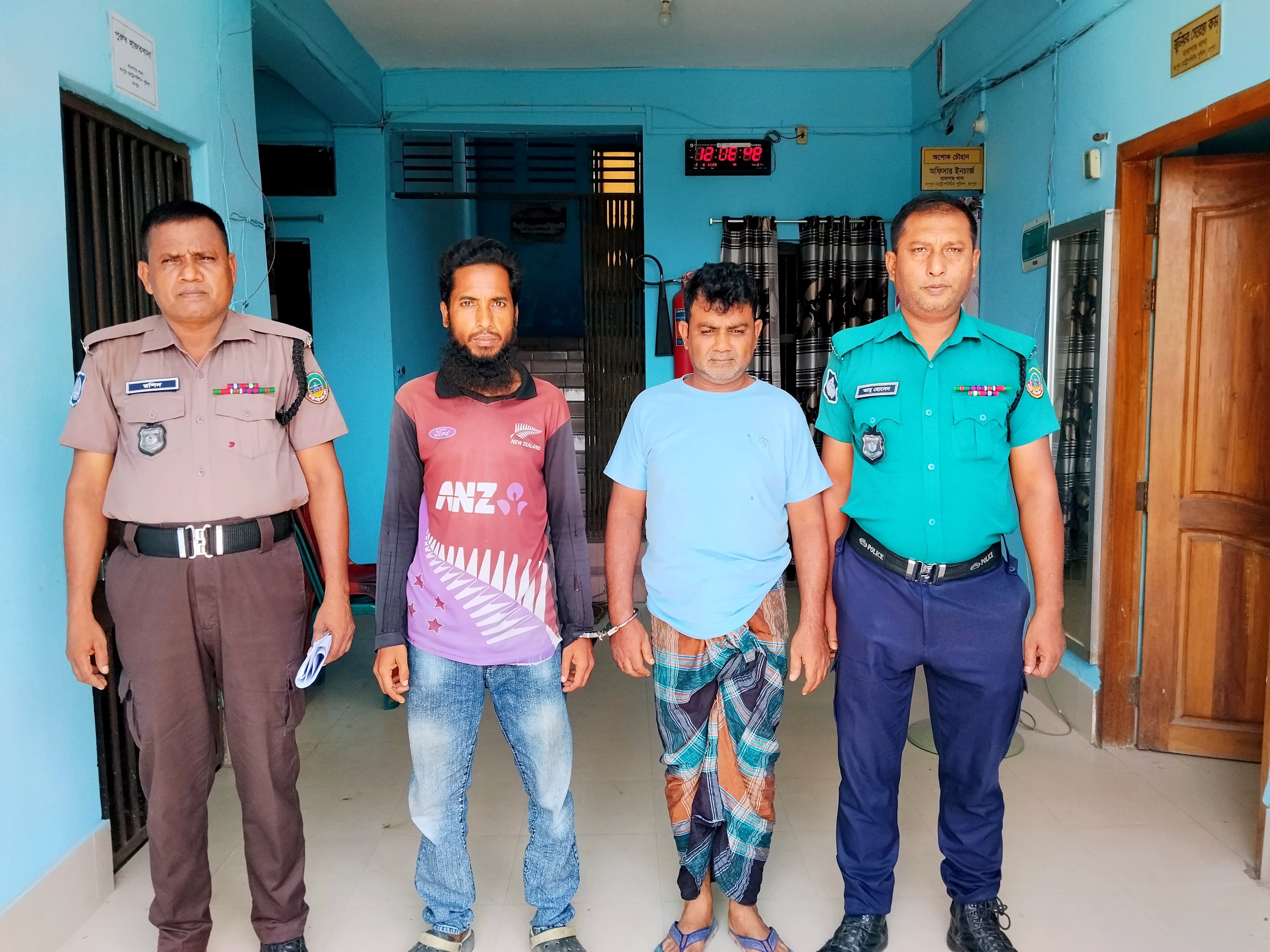 রংপুরে সাজাপ্রাপ্ত আসামিসহ গ্রেপ্তার ২, চুরি যাওয়া সরঞ্জাম উদ্ধার