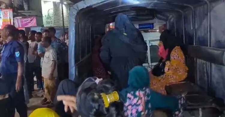 আবাসিক হোটেলে অনৈতিক কর্মকাণ্ডের অভিযোগ, নারী-পুরুষসহ গ্রেপ্তার ৩৯