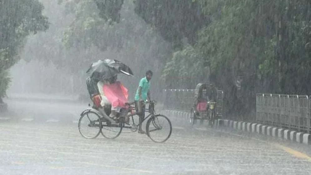 সারা দেশে ভারি বর্ষণের আভাস
