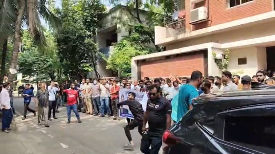 জি এম কাদেরের বাসায় হামলার অভিযোগ, ইটপাটকেল নিক্ষেপ