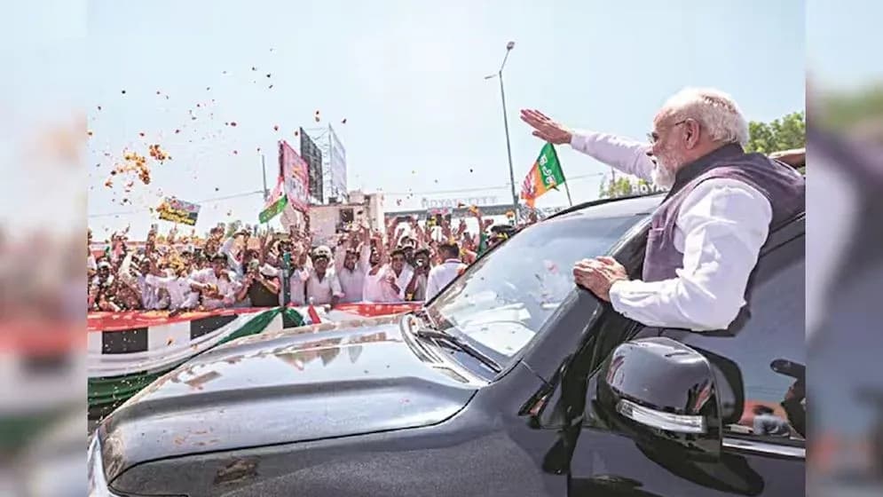 রবীন্দ্রনাথের গ্রাফিতিতে কালি দেওয়ার ঘটনায় আয়াশসহ চারজন গ্রেপ্তার