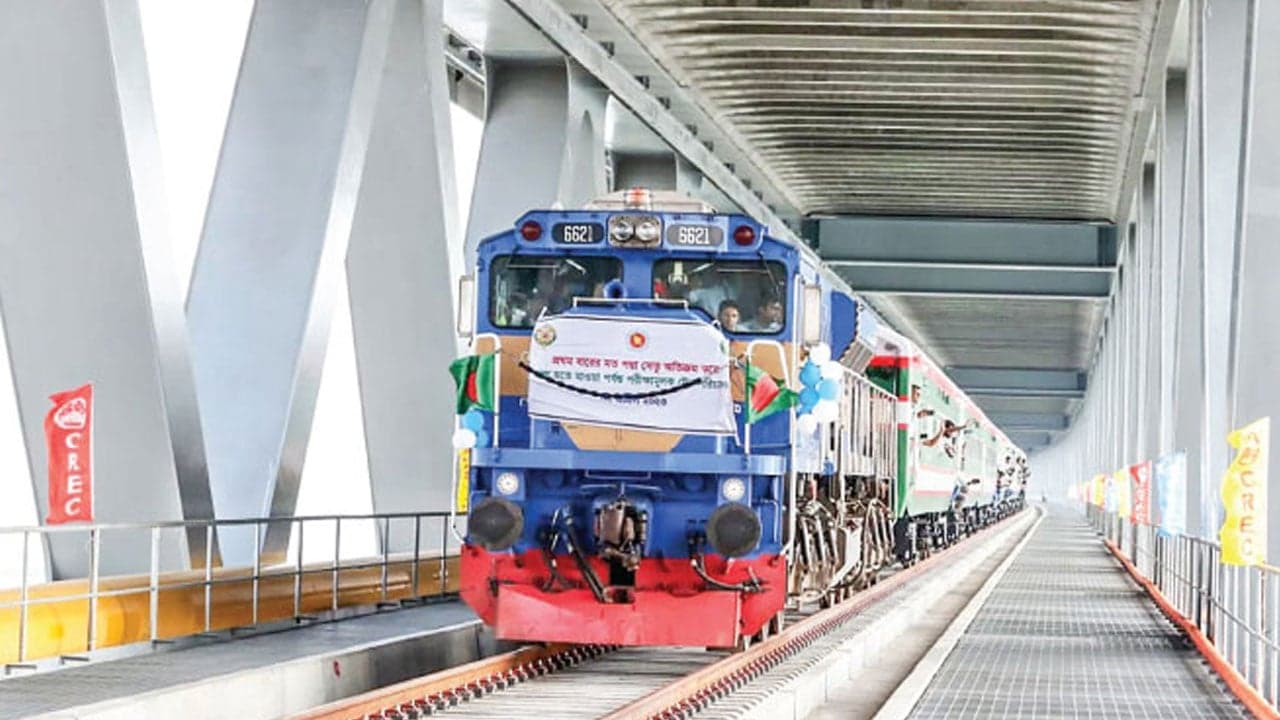 পদ্মা রেল প্রকল্পে চোরের হানা: ৫০ ট্রান্সফরমার হাওয়া