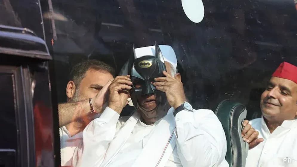 ‘আমাদের সুপারহিরো দরকার নেই’, ব্যাটম্যানের মুখোশ পরে রাহুলের প্রতিবাদে বিজেপির কটাক্ষ