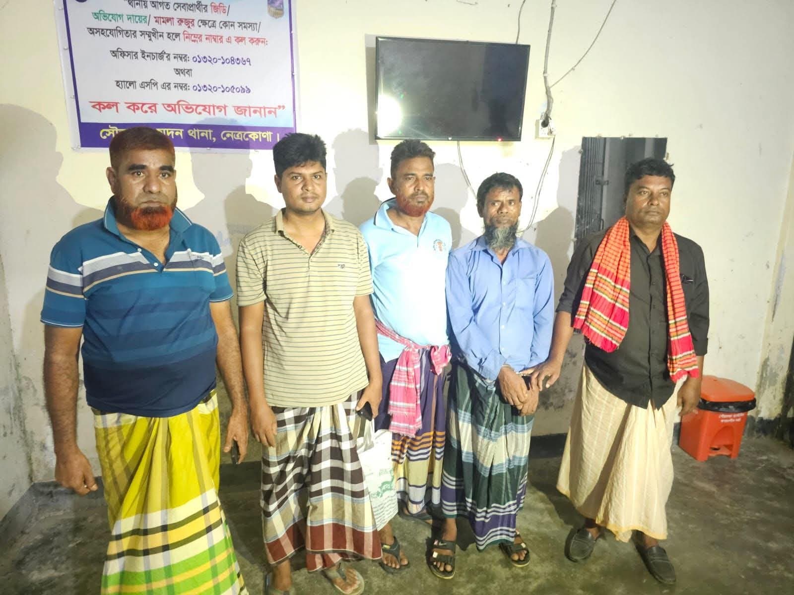 কৃষক সেজে হাওর থেকে হত্যা মামলার প্রধান আসামি গ্রেপ্তার করল পুলিশ