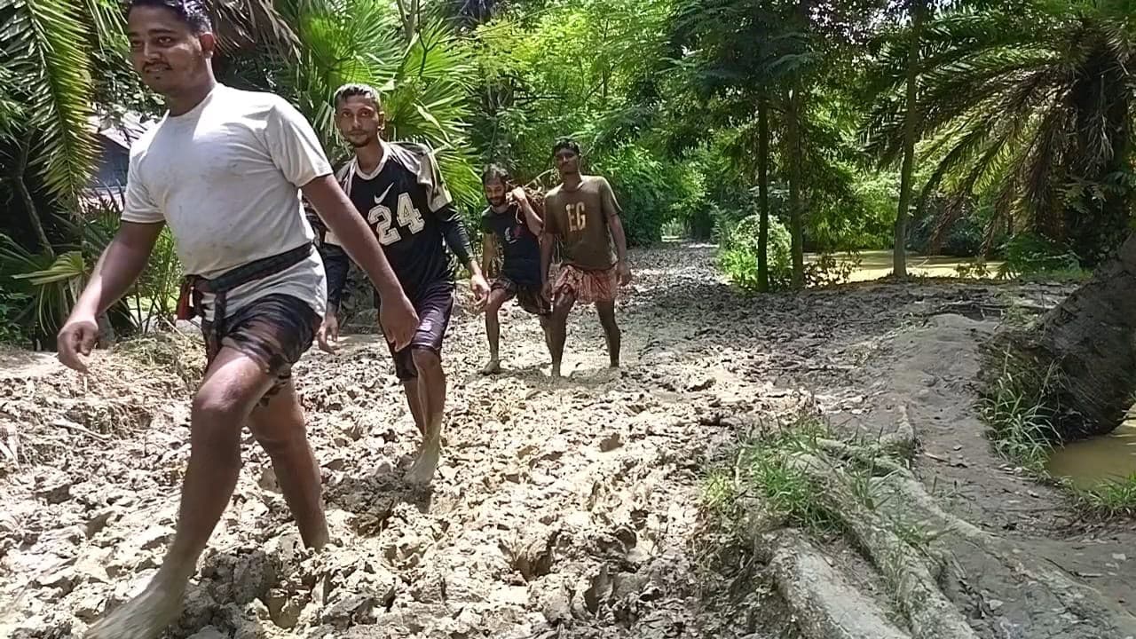 ৬৬ বছরেও পাকা হয়নি মিঠাগঞ্জের সড়ক