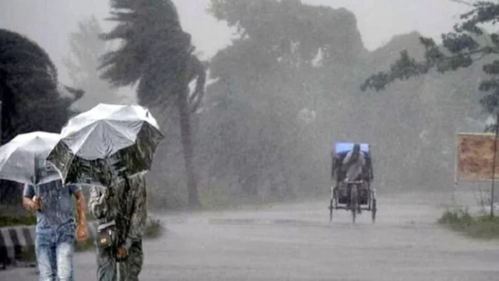 রাত ১টার মধ্যে ১১ জেলায় ঝড়-বৃষ্টির আভাস
