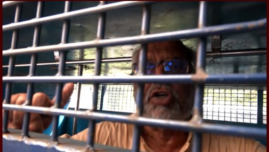 ‘আমার মুক্তিযুদ্ধ করে পাওয়া দেশে হাতকড়া ও হেলমেট পরানো হয়েছে’