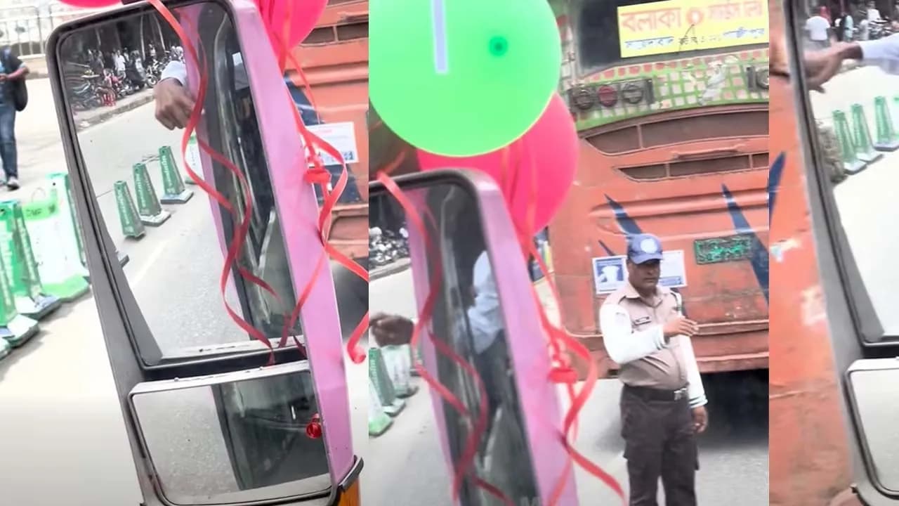 চালু হওয়ার প্রথম দিনেই পিংক বাসে ধাক্কা, বলাকা বাসকে জরিমানা