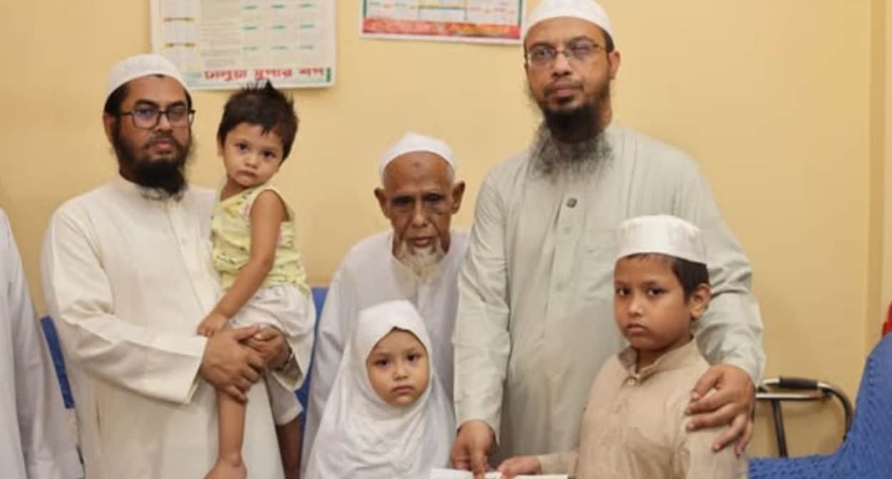 সৌদিতে নিহত আলেমের পরিবারকে ১০ লাখ টাকা দিলেন শায়খ আহমাদুল্লাহ