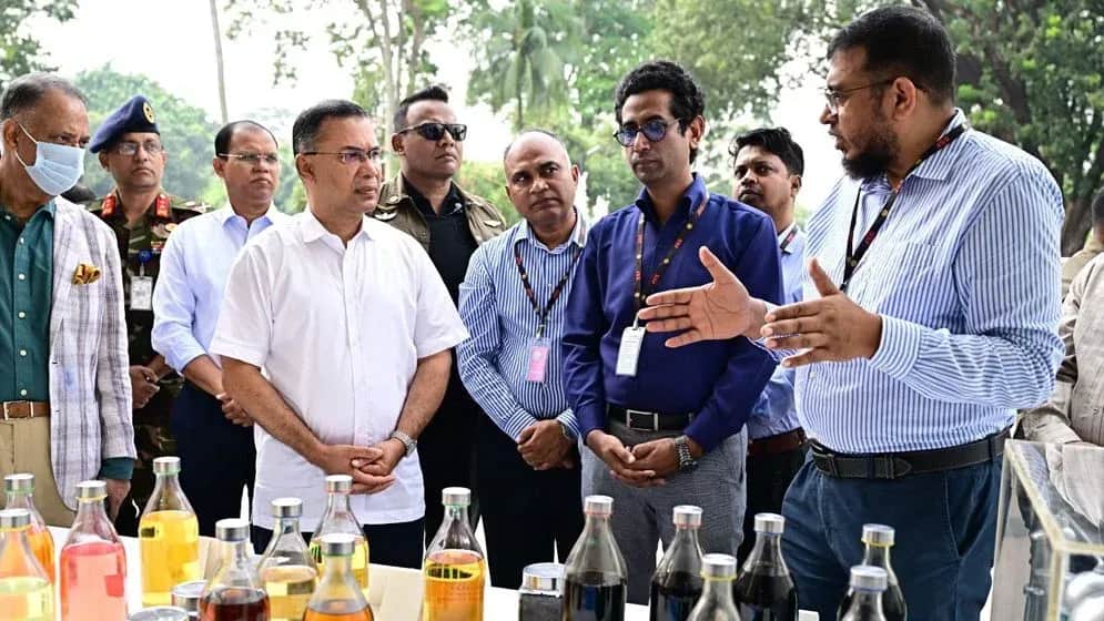 বর্জ্য থেকে জ্বালানি তেল উৎপাদনের প্রকল্প দেখলেন প্রধানমন্ত্রী, বাস্তবায়নে সহায়তার আশ্বাস