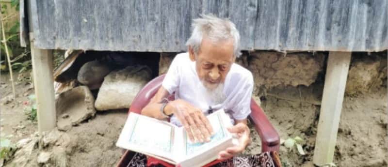 ব্রিটিশ-পাকিস্তান ও ভাষা আন্দোলনের সাক্ষী আব্বাস, ১২৩ বছরেও চশমা ছাড়াই পড়েন কোরআন
